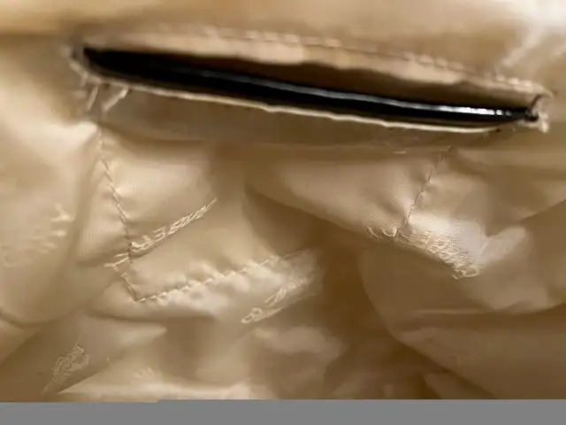 BURBERRY  Beige/Black /Red Nova Check  Handbag in Women's - Bags & Wallets in Oakville / Halton Region - Image 7