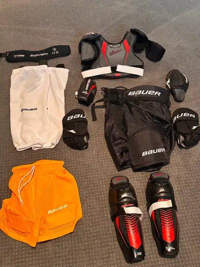 Youth Hockey Kit with Bag! Like NEW! (Age 7-9), View more