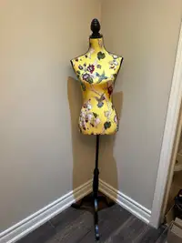 Dress form Manequin. Gently used. 
