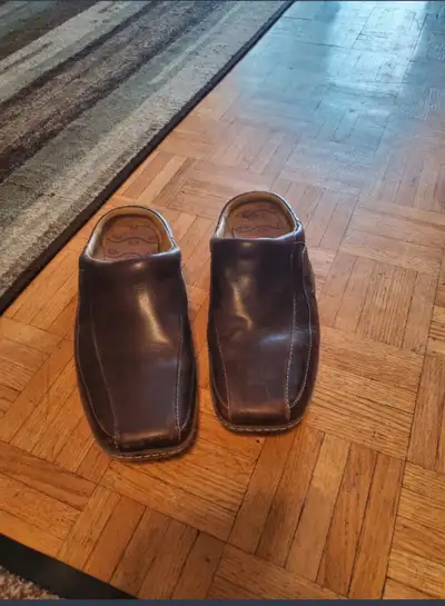 Very good condition only cash no delivery. I have and apps Facebook and apps Karrots. I have more sl...