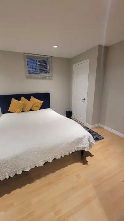 Oshawa : Studio Apartment Available for Rent Clean, safe, and quiet place Private room with attached...