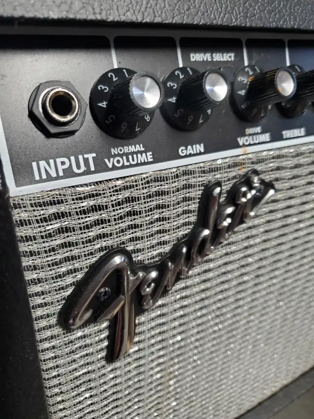 Guitar Amplifier FENDER in Amps & Pedals in West Island - Image 3