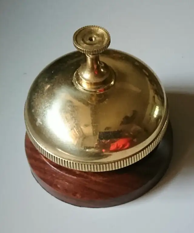Vintage Bombay Brass Service Bell with Wood Base in Arts & Collectibles in Oshawa / Durham Region - Image 4