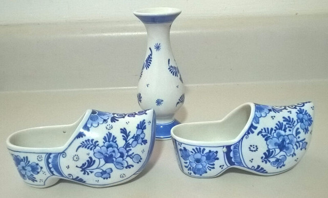Vintage Delft Blue Floral Clog Shoes & Vase Hand Painted in Arts & Collectibles in Oshawa / Durham Region
