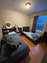 Shared room available for 1 girl in Scarborough 