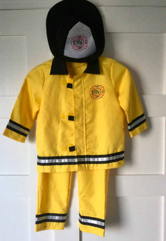 Costume pompier 4T-5T dans Costumes  à Longueuil/Rive Sud