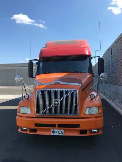 1999 VOLVO VNL770 truck DETROIT 60-series engine with 430/500 Hp PRE-Emission , No ELD e-logbook req...