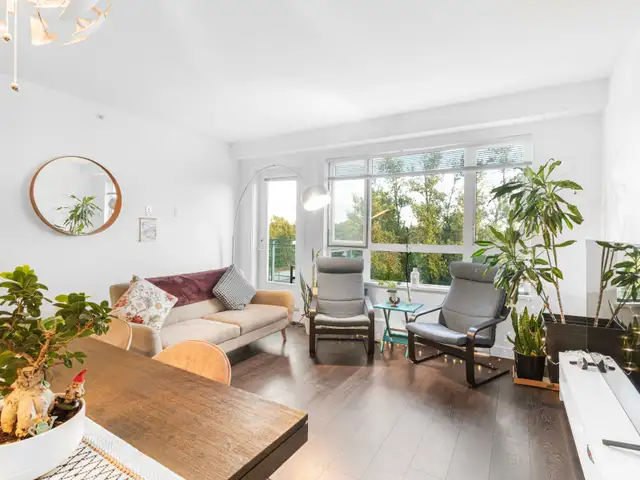 2 beds 2 baths Tastefully Furnished Penthouse Condo