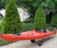 1 kayak Pélican Élie et 1 kayak T65N + 2 supports en J pour toit
