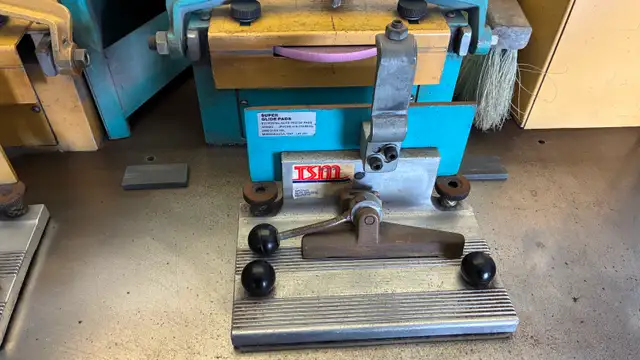 TSM INDUSTRIES 3 STATION SKATE SHARPENING MACHINE in Hockey in Winnipeg - Image 4