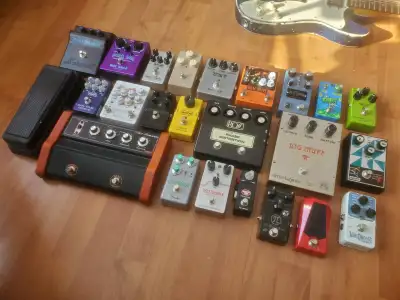 -Stress FX BPM Ram's Head Fuzz Big Muff...$400. -Keeley D&M Drive et Boost...$250. * Keeley Caverns...