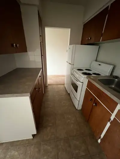 Address: 3953 Smith Avenue, Burnaby Availability: DECEMBER 15th OR JANUARY 1st!! Features: • 1 Bedro...