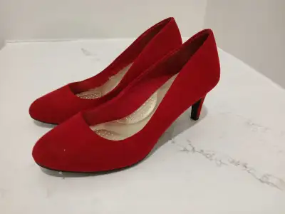 women's shoes size 8-9, View more