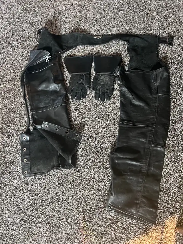 Chaps & glove's in Road in Calgary - Image 3