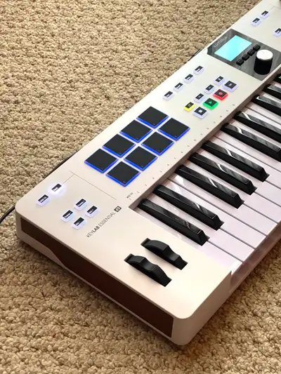 Selling this 49 key Arturia Keylab Essential III MIDI keyboard. It's in great (like-new) condition,...