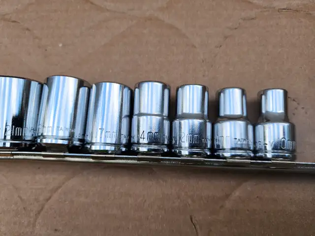 1/2 Driver 12 Pc Metric 12 Point Socket Set With Organizing Rail in Hand Tools in Windsor Region - Image 5