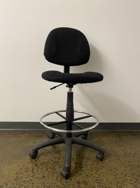 Adjustable height chairs on wheels with 360 rotation