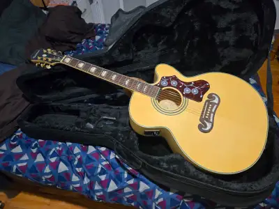 Guitare électro acoustique Epiphone EJ-200CE avec étui rigide, View more