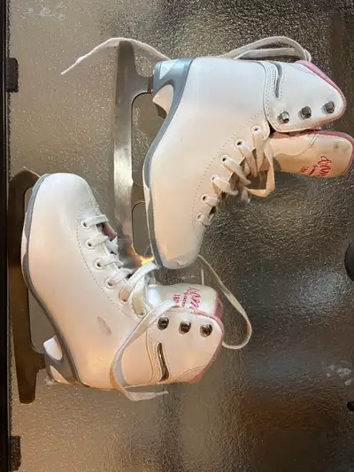 girls figure skates, View more