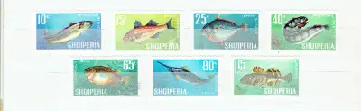 Une série de sept timbres oblitérés d'Albania (Shqiperia), "Poisssons / Fish".