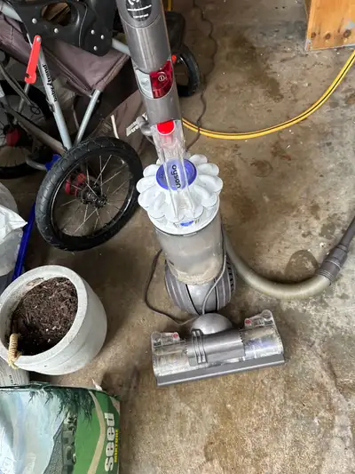 Please note -power brush currently not working , might just have to be cleaned .. otherwise perfect...
