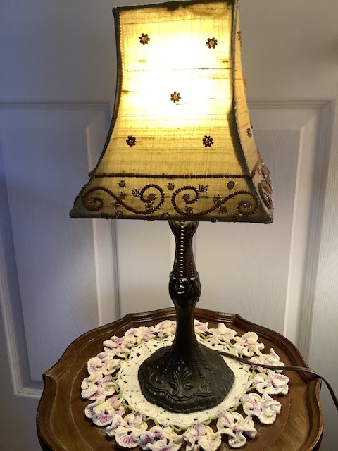 Sweet Vintage Art Deco Table Lamp with an Ornate Lamp Shade  in Indoor Lighting & Fans in Belleville