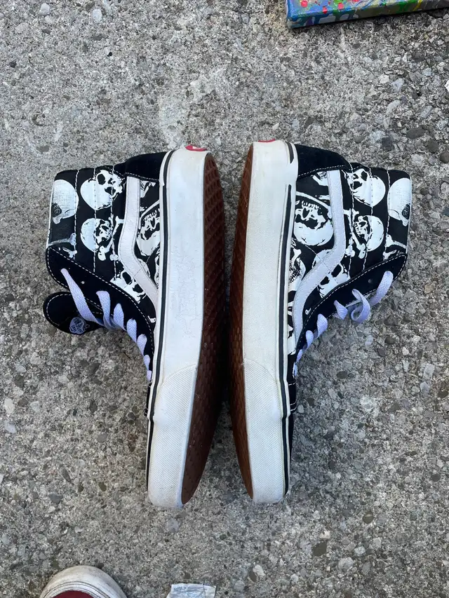 Vans Sk8-Hi Men’s size 8 in Men's Shoes in Kitchener / Waterloo - Image 4