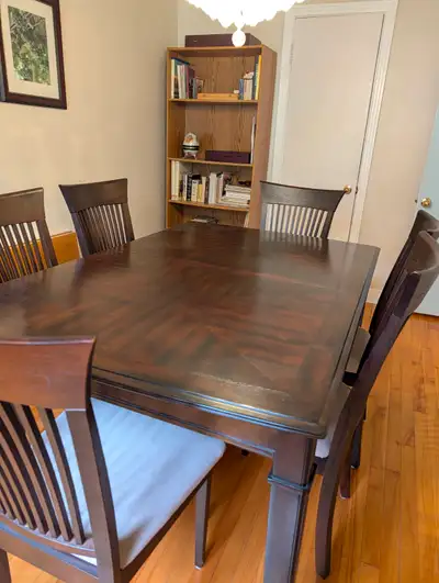 Table , 6 chaises/ Dining room table with six chairs, View more