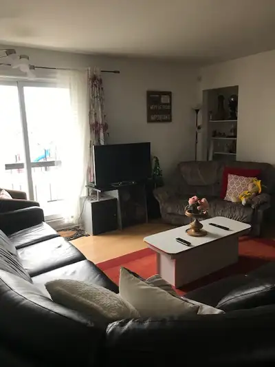 5 1/2 Brossard1 JUILLET 3-plex Bus REM Metro Jardin/Parc/Piscine