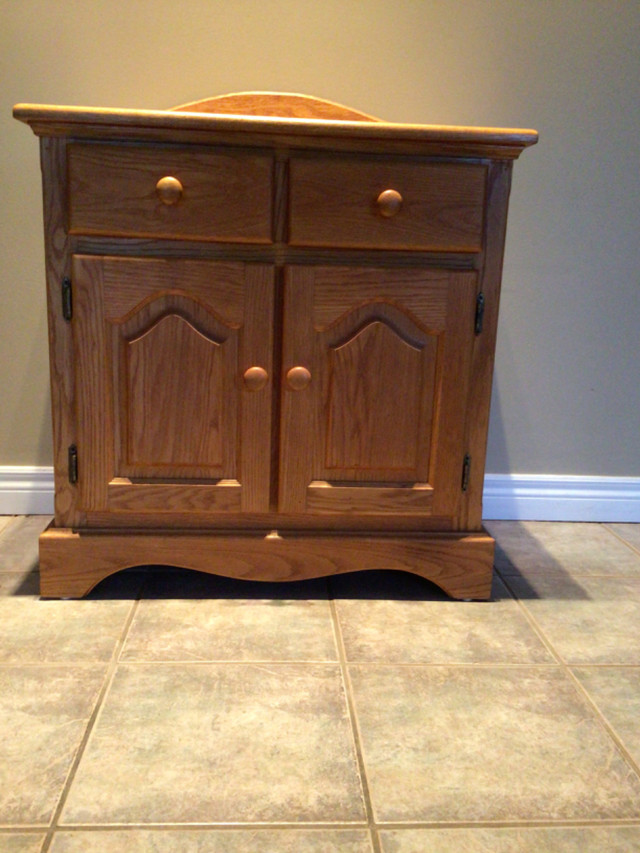 Beautiful oak cabinet - washstand in Hutches & Display Cabinets in Guelph