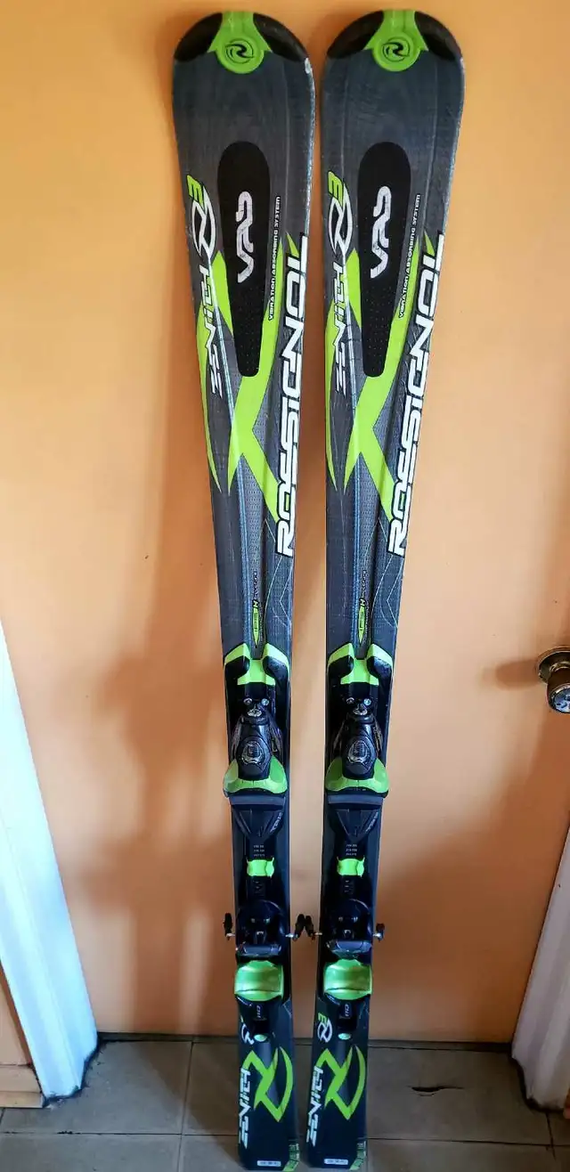 Skis alpin*Rossignol Zenith Z3* fixations Rossignol TPI2 -162 cm in Ski in City of Montréal - Image 3