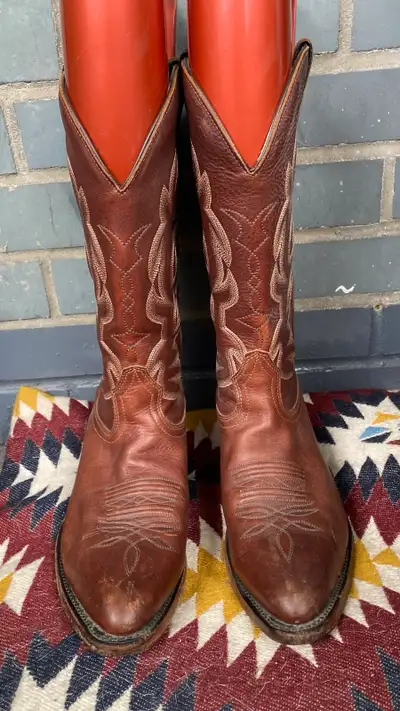 Boulet Cowboy Boots Size 9, View more