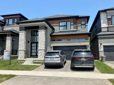 MODERN DETACH HOME FOR LEASE | RAVINE LOT | MOVE-IN JULY 1ST