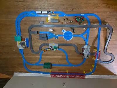 rare 2004 thomas the tank ultimate track. working!! complete!!, View more