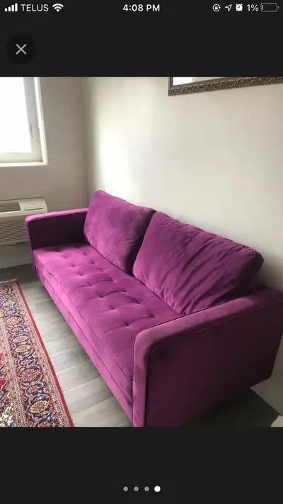 Royal purple and in mint condition with no wear, purchased from Costco, it’s 400$ firm. No smoking n...
