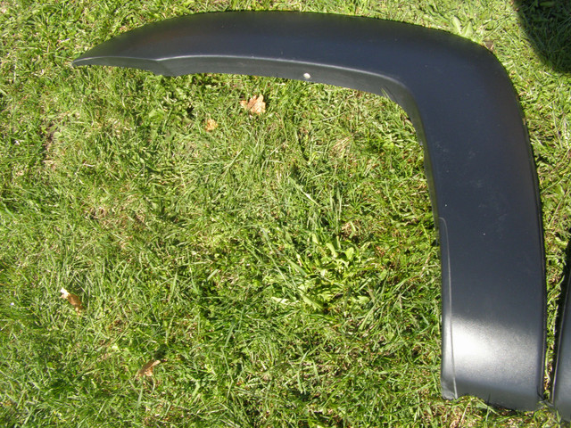 Moulure d'Aile Toyota Tacoma 2005 - 2015 Fender Flare OEM dans Autres pièces et accessoires  à Longueuil/Rive Sud - Image 3