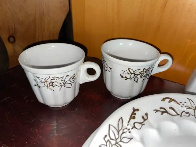 Lot of 16 Antique W and E Corn Burslem White Ironstone Dishes in Arts & Collectibles in Mississauga / Peel Region - Image 6