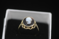 Vintage Cameo Ring 10KT Yelow Gold in  Mother of Pearl (#37696)
