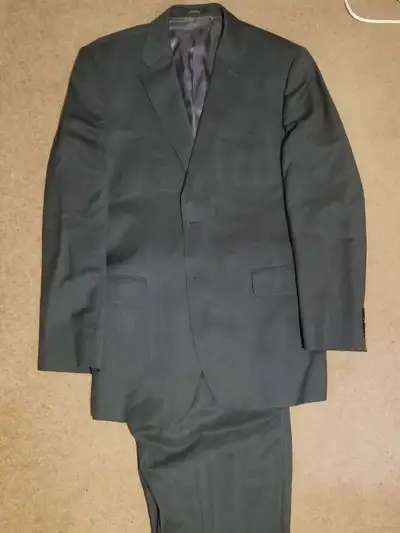 Men's SAKS FIFTH AVENUE  Suit  42R/36W, View more