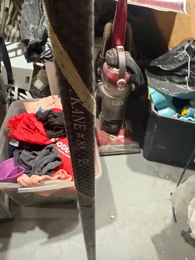 vintage and new hockey sticks for sale ( left) in Hockey in St. Catharines - Image 3