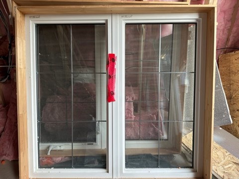 2 JELD-WEN 56-IN X 52-IN CASEMENT WINDOW in Windows, Doors & Trim in Mississauga / Peel Region - Image 2