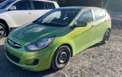 Hyundai Accent GS 2014 – 5 portes – Manuelle – 1,6 L Prix demandé : 1 300 $ négociable 226 876 km au...