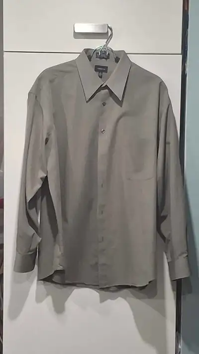 Claiborne  Men's Shirt In Excellent Condition , View more