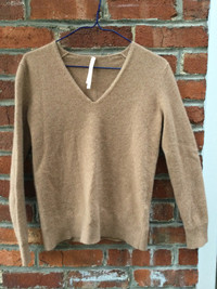 Aritzia Babaton Cashmere sweater, chandail en cachemire