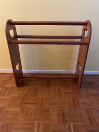 Solid wood blanket quilt rack stand heart design 33”x31”x11”