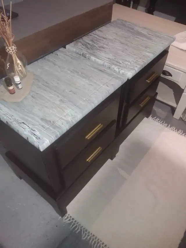 Pair of Night Tables - Custom Finish in Dressers & Wardrobes in Ottawa - Image 4