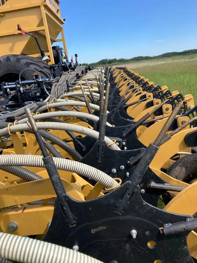 2023 Seedmaster SR in Farming Equipment in Prince Albert - Image 9