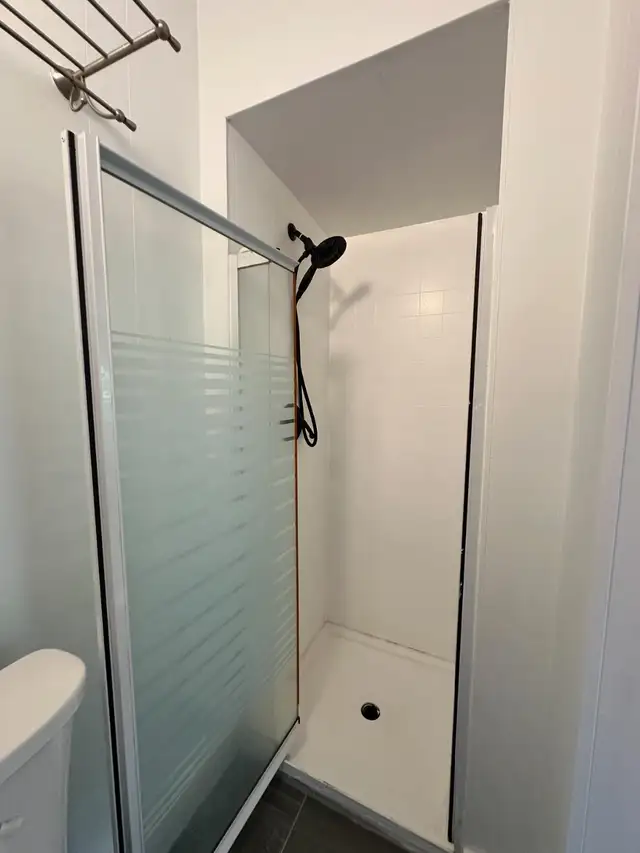 Room in share house, private bathroom in Room Rentals & Roommates in City of Halifax - Image 8