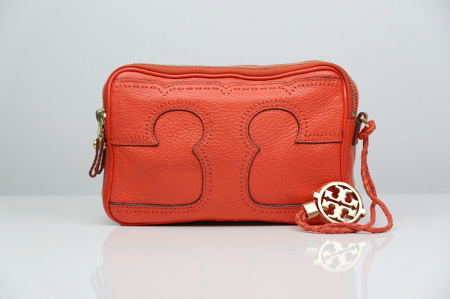 Tory Burch Amelie handbag in Women's - Bags & Wallets in Gatineau - Image 2