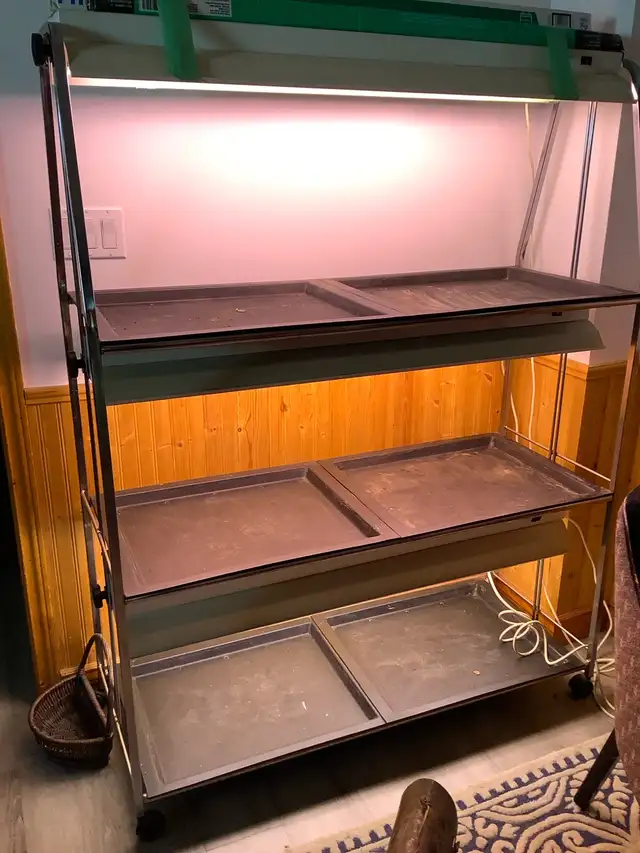3 Tier Plant Grow Stand in Hobbies & Crafts in Barrie - Image 2